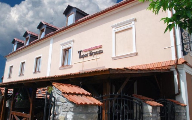 Гостиница Тарас Бульба Украина, Каменец-Подольский - отзывы, цены и фото номеров - забронировать гостиницу Тарас Бульба онлайн вид на фасад