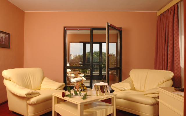 Hotel Fenyõ