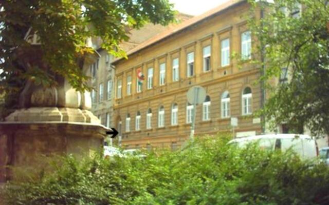 Season Hostel вид на фасад