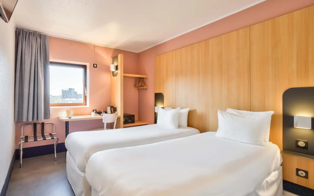 B&B HOTEL Paris 17 Batignolles