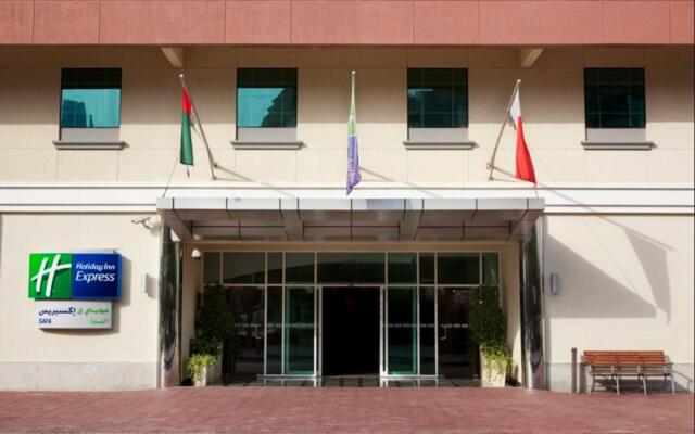 Holiday Inn Express Dubai Safa Park 1