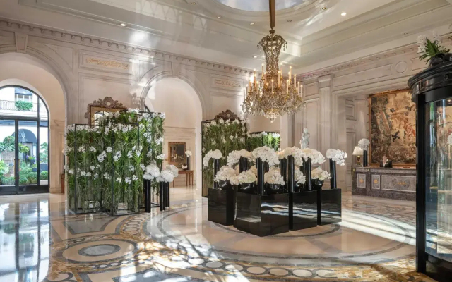 Отель Four Seasons George V