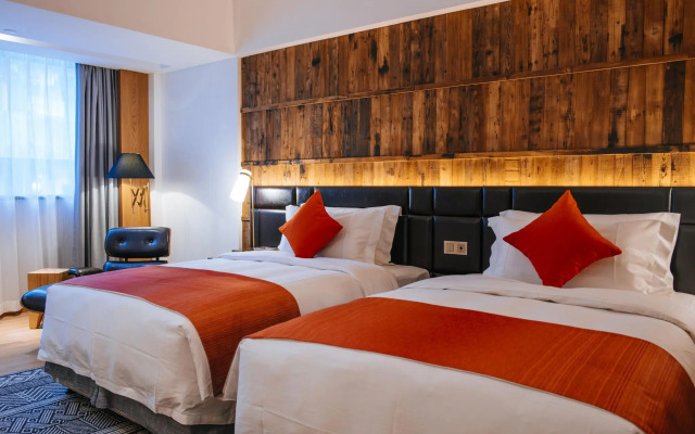 QI Hotel