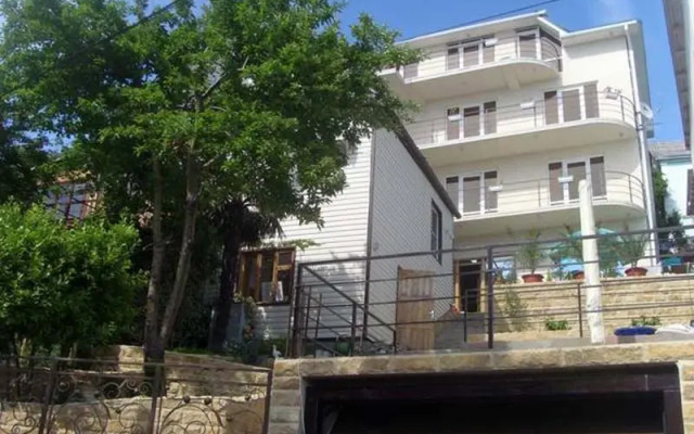 Гостиница Mirnaya Guest House в Сочи отзывы, цены и фото номеров - забронировать гостиницу Mirnaya Guest House онлайн вид на фасад