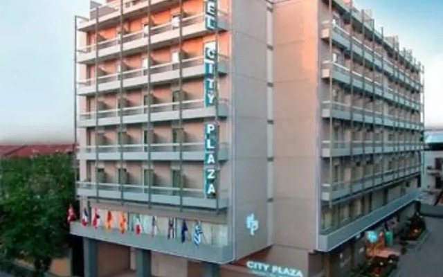 City Plaza Hotel Athens вид на фасад