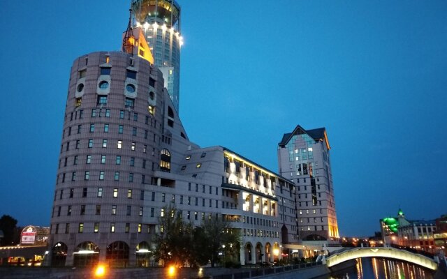 Гостиница Swissotel Красные Холмы в Москве - забронировать гостиницу Swissotel Красные Холмы, цены и фото номеров Москва вид на фасад