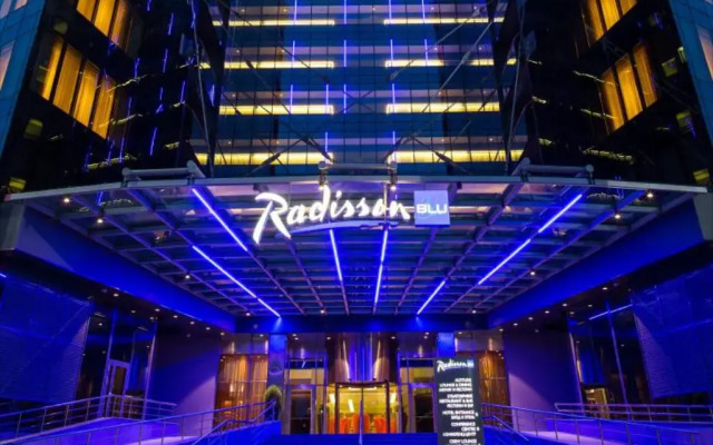 Рэдиссон Блу Шереметьево (Radisson Blu Sheremetyevo Hotel) вид на фасад
