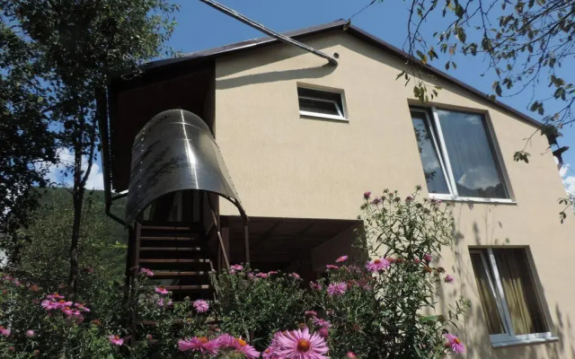 Гостиница Guest House Na Lyzhnom в Красной Поляне отзывы, цены и фото номеров - забронировать гостиницу Guest House Na Lyzhnom онлайн Красная Поляна