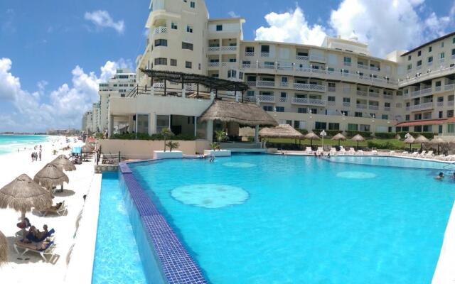 Cancun Plaza Condo-Hotel 0