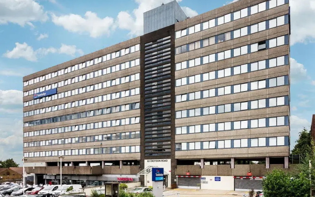 Отель Travelodge London Crystal Palace вид на фасад