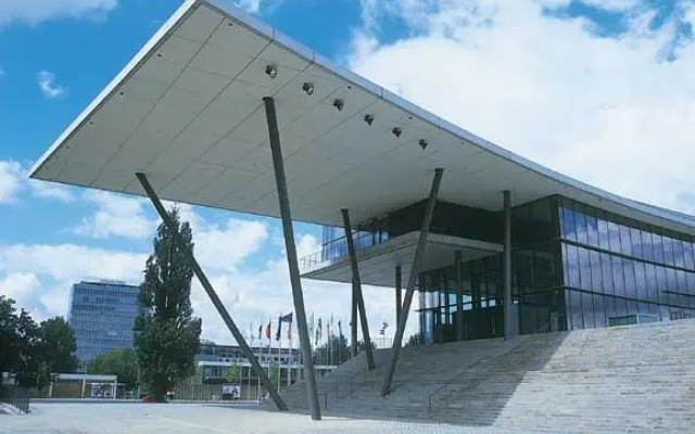 Maritim Hotel & Internationales Congress Center Dresden бассейн