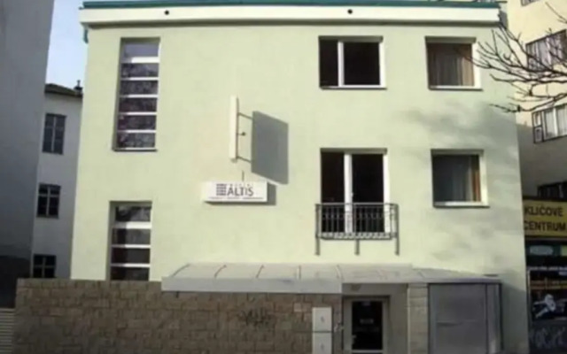 Отель Hostel Altis Чехия, Прага - отзывы, цены и фото номеров - забронировать отель Hostel Altis онлайн вид на фасад