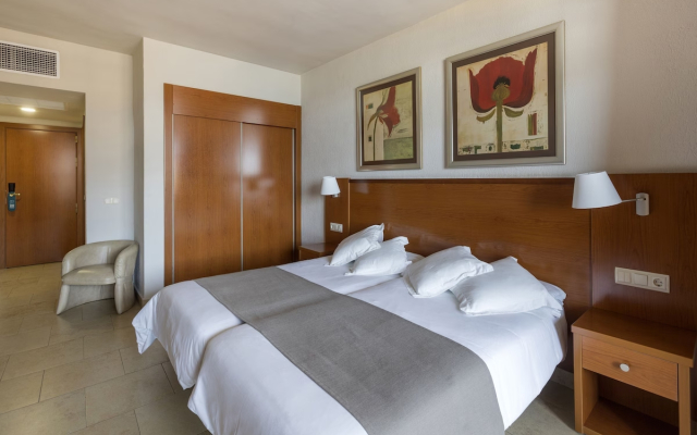 Hotel Las Palmeras Affiliated by Fergus