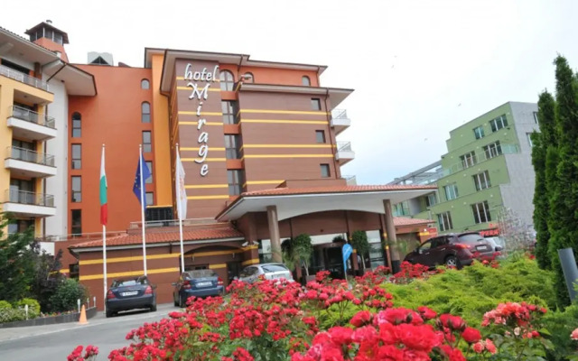 Hotel Mirage вид на фасад