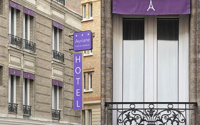 Hotel Auriane Porte de Versailles вид на фасад