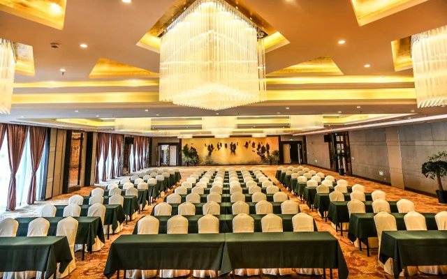 Scholars Hotel (Zhenjiang City Government Sports Exhibition Center)