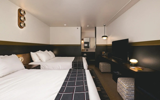 The Ozarker Lodge