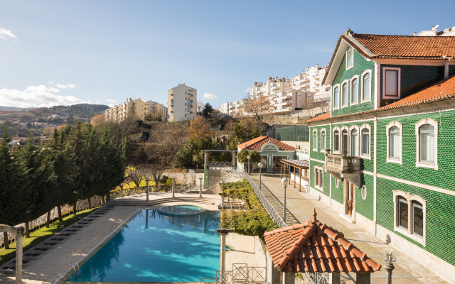 Отель LAMEGO Ламего бассейн