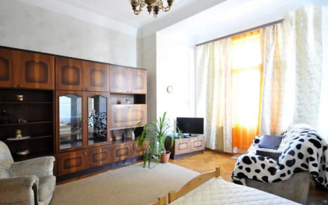 Ester President Hotel