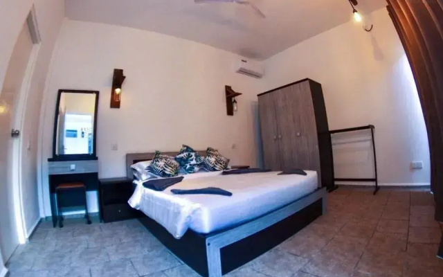 Отель Kite And Dive Village Fenfushi 