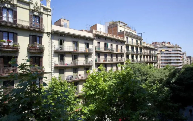 Отель BarcelonaForRent Eixample Suites Барселона вид на фасад