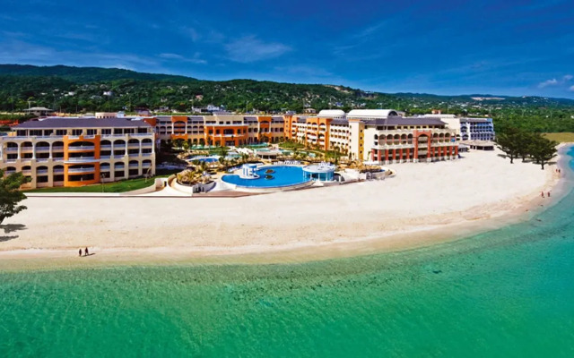 Отель Iberostar Rose Hall Beach All Inclusive пляж