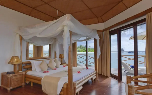 Angaga Island Resort & Spa