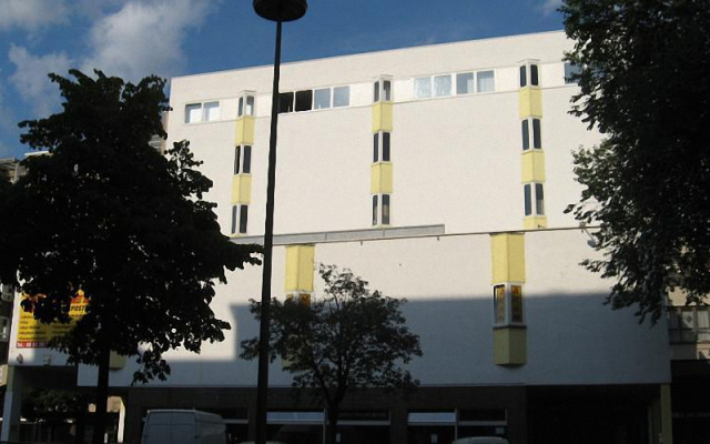 Отель Amadeus Hostel Berlin Германия, Берлин - 5 отзывов об отеле, цены и фото номеров - забронировать отель Amadeus Hostel Berlin онлайн парковка