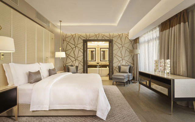 Отель The Alexander, A Luxury Collection Hotel, Yerevan Армения, Ереван - отзывы, цены и фото номеров - забронировать отель The Alexander, A Luxury Collection Hotel, Yerevan онлайн комната для гостей