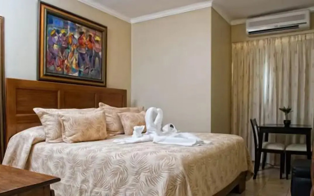 Hotel Century Plaza