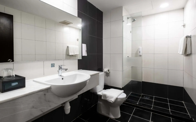 Standard Twin room (twin beds) · The Bayou Hotel Langkawi — photo 3