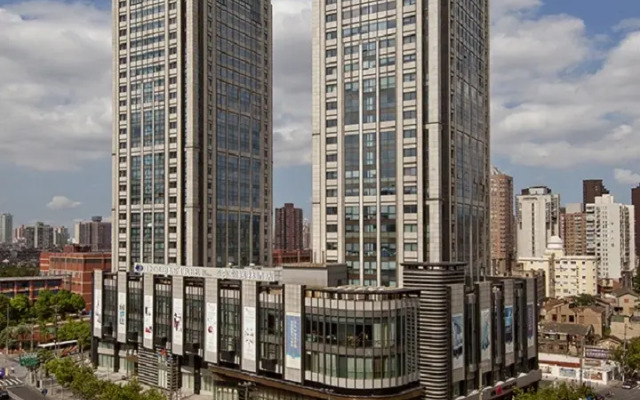 Отель DoubleTree by Hilton Shanghai Jing'an Китай, Шанхай - отзывы, цены и фото номеров - забронировать отель DoubleTree by Hilton Shanghai Jing'an онлайн вид на фасад