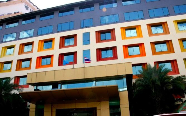 Boutique Pattaya Hotel вид на фасад
