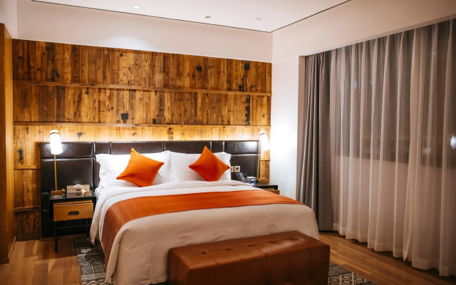 QI Hotel