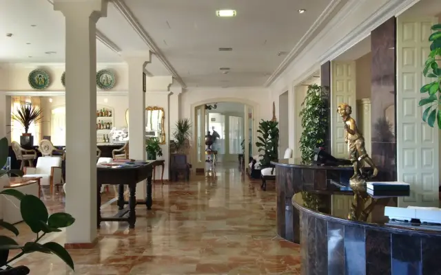 Hotel Montjoi
