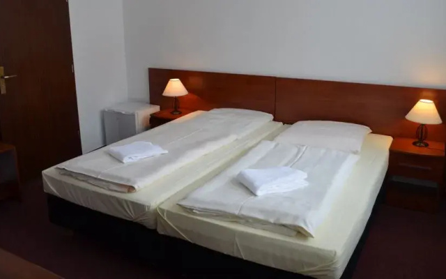 Hotel Charlton