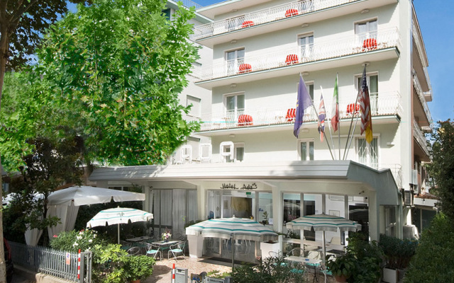 Ada Hotel вид на фасад