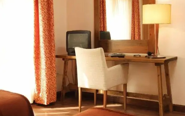 Hotel Pirineos