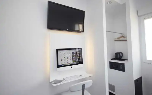 Luxe Rooms