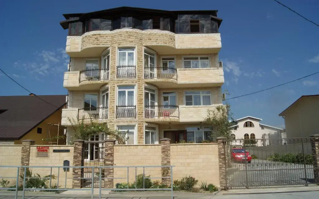 Гостиница Аристократ вид на фасад