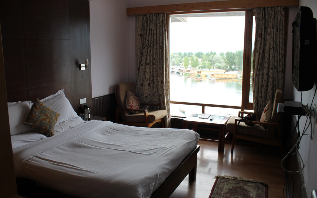 Hotel Imperial Lake View