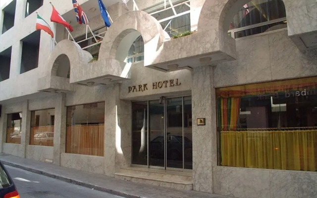 Park Hotel Слима вид на фасад