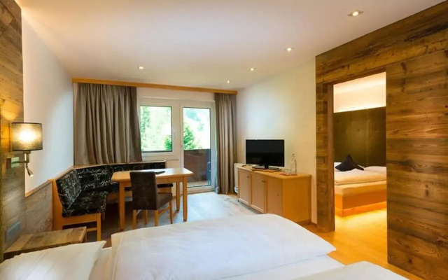 Hotel Alpina