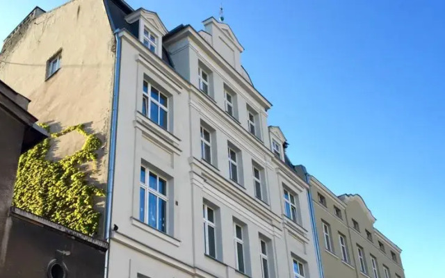 Отель 4th Floor Accommodation вид на фасад