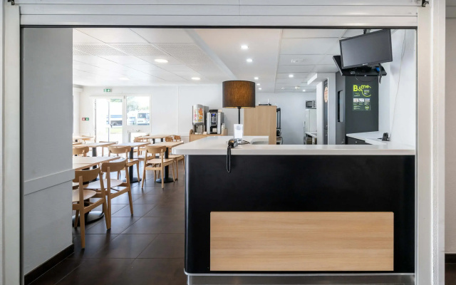 B&B HOTEL Calais Terminal Cité de l'Europe 2 étoiles