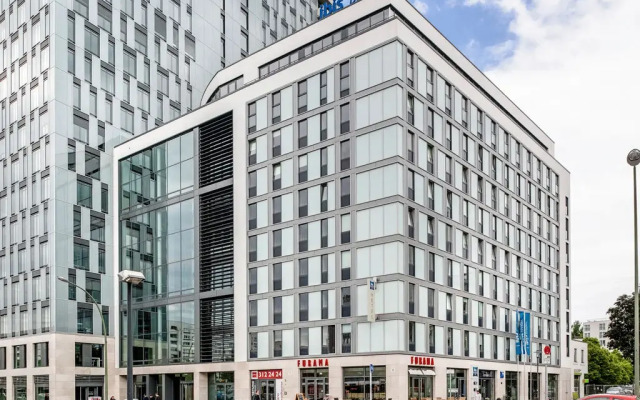 Отель Ibis Budget Berlin Alexanderplatz Германия, Берлин - отзывы, цены и фото номеров - забронировать отель Ibis Budget Berlin Alexanderplatz онлайн вид на фасад