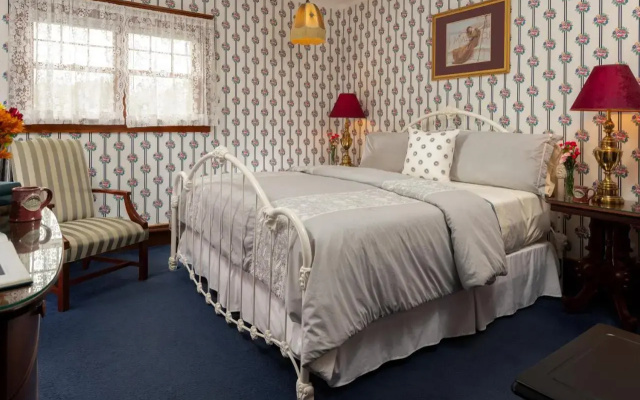 The Palmer House Inn