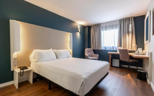 Travelodge Malaga Airport Отель