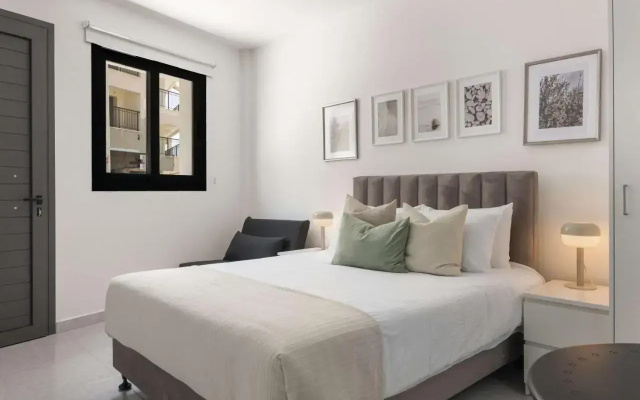 Phaedrus Living: Alkminis Seaside Suites Sand