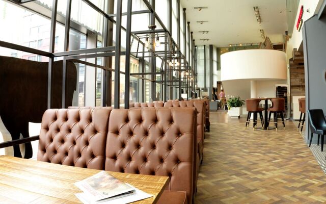 Отель Doubletree By Hilton Piccadilly Манчестер интерьер отеля